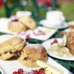 Thee en scones
